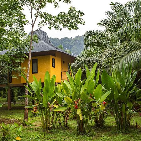 Anurak Community Lodge Phanom Buitenkant foto