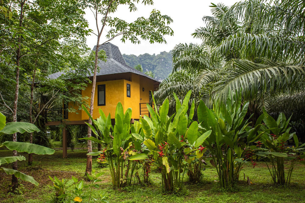 Anurak Community Lodge Phanom Buitenkant foto