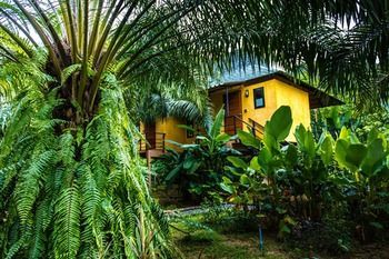 Anurak Community Lodge Phanom Buitenkant foto